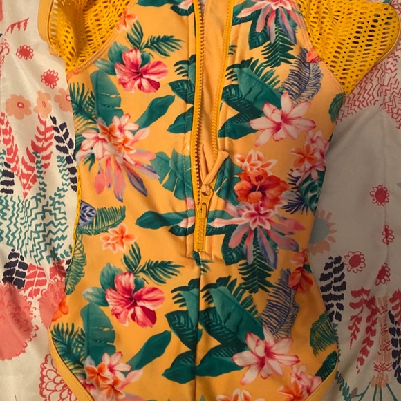 Swimsuit! - Picture 2 of 3